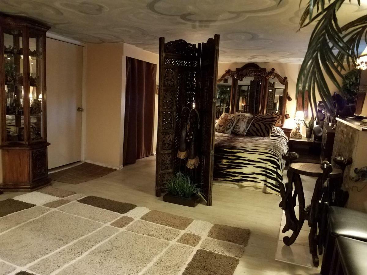 فندق مونتريالفي  Exotic Large Basement Studio المظهر الخارجي الصورة